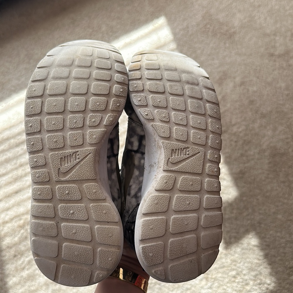 Nike Roches - Picture 9 of 9
